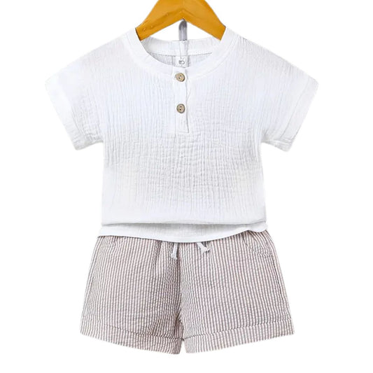 Conjunto camiseta y short casual con relieve
