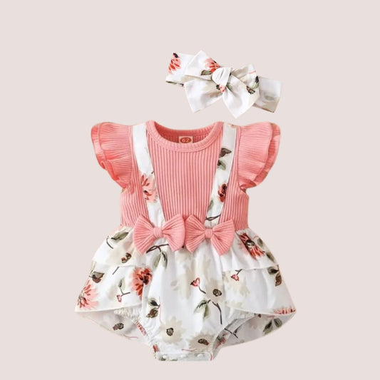 Conjunto de tres piezas blusa falda y cintillo con estampados para niña